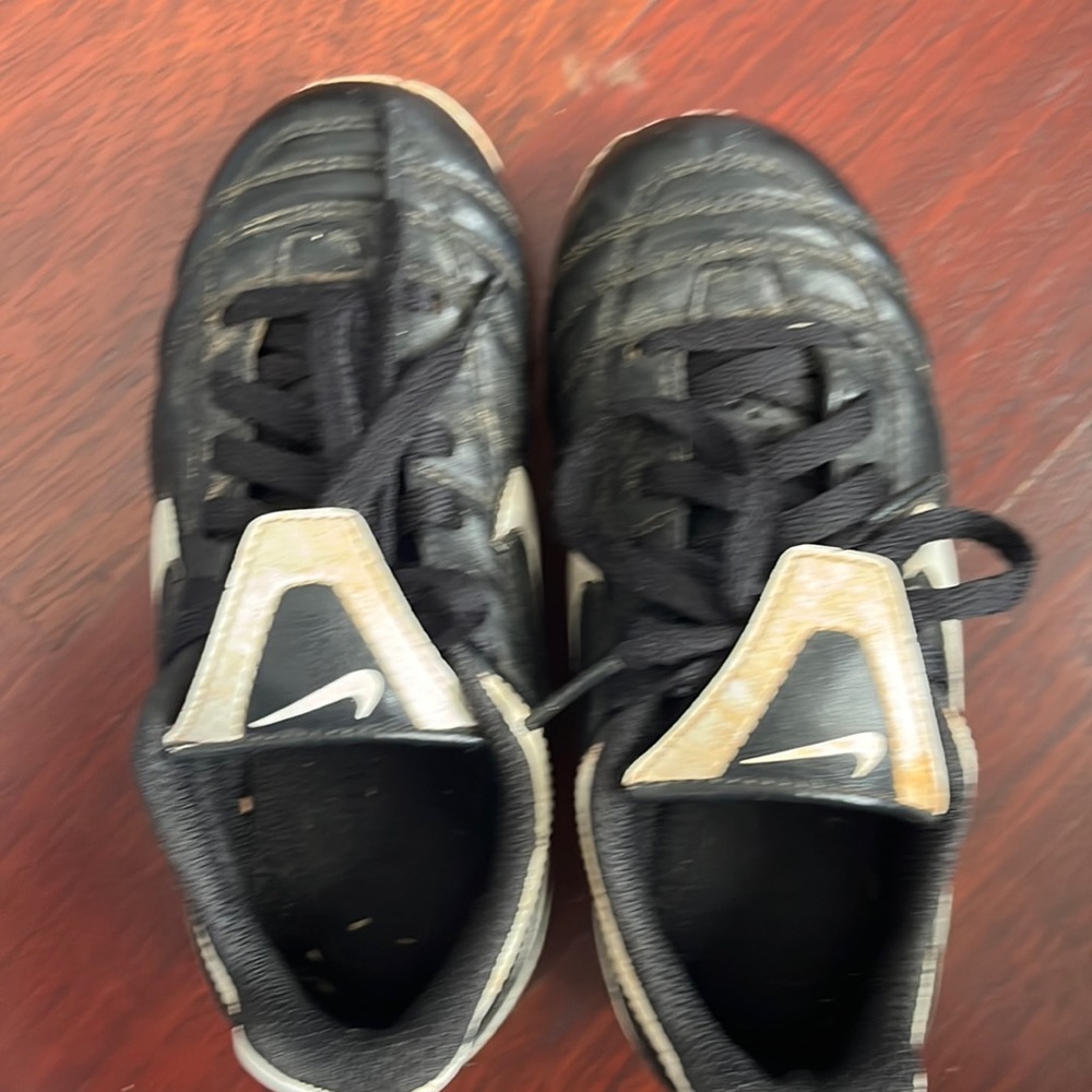 Kids Nike cleats size 11
